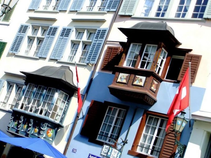 Framing the Colors of Zürich A Photo Walk Newly Swissed Online Magazine