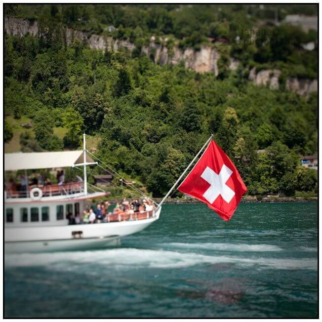 Swiss-Lake - Copyright by tanager