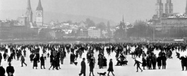 Walking on Frozen Lake Zurich - Seegfoerni 1963