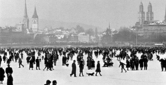 Walking on Frozen Lake Zurich - Seegfoerni 1963