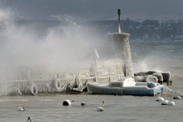 Geneva's Frozen Lake Shores