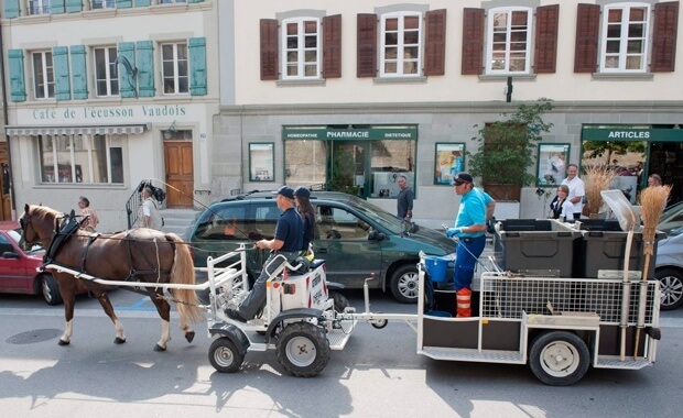 Swiss horse e-carriage in Avenches, Vadois