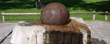 Zurich Kugelbrunnen Ball Fountain