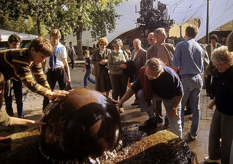 Zurich Kugelbrunnen Ball Fountain at Phänomena in 1984