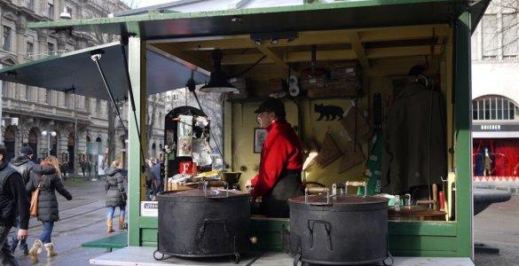 Heissi Marroni Roasted Chestnuts Zurich