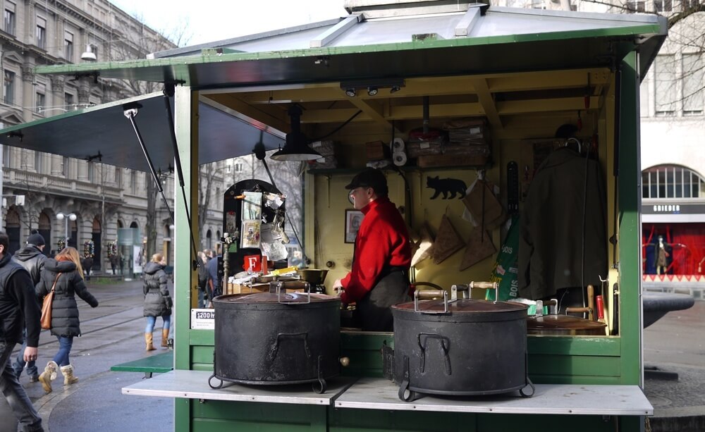 Heissi Marroni Roasted Chestnuts Zurich