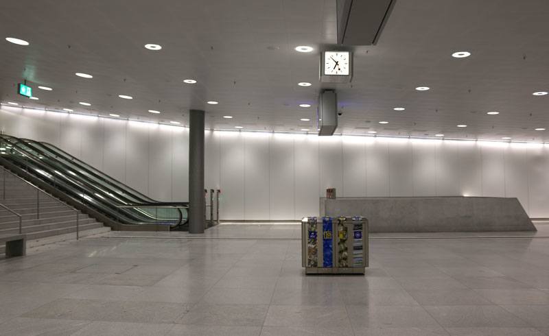 Zurich Hauptbahnhof 2014 - Bahnhof Löwenstrasse