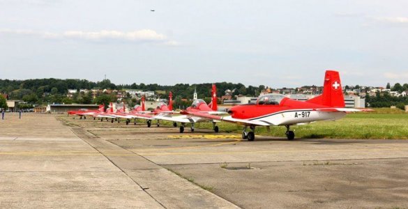 Pilatus PC-7 TEAM Taxiing