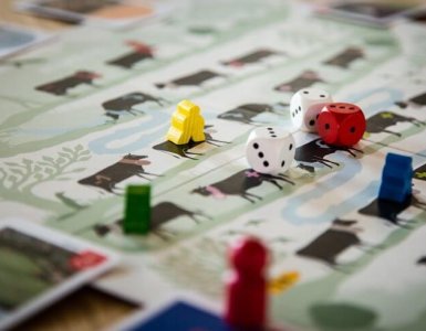 HELVETIQ - Swiss Board Game