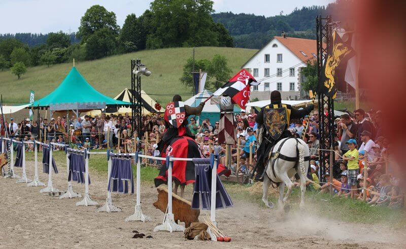 Medieval Festival Hinwil - Mittelalterspektakel turnei.ch
