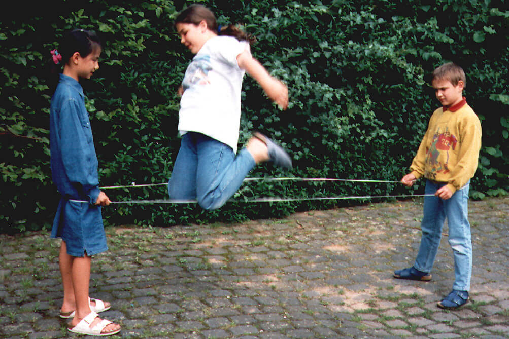 Gummitwist Chinese Jump Rope Game