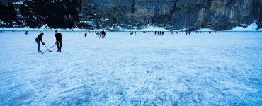Oeschinensee - Ice Skating 2015