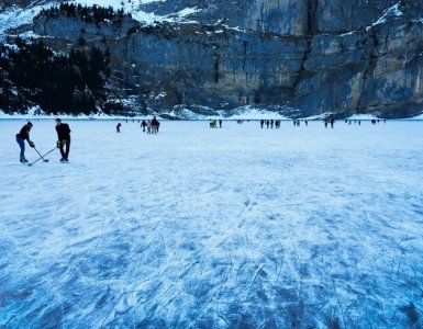 Oeschinensee - Ice Skating 2015