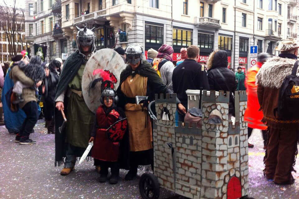 Luzerner Fasnacht - Cardboard Knights