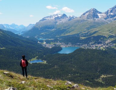 Panoramic Hike from Muottas Muragl to Pontresina