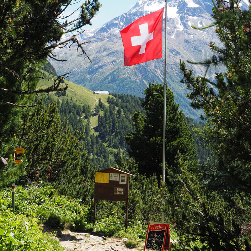 Panoramic Hike from Muottas Muragl to Pontresina