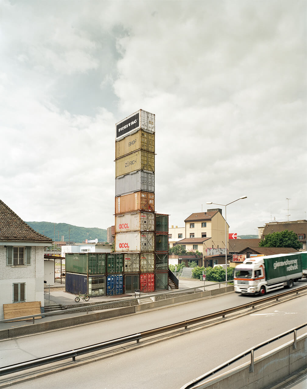 Shop Local - Freitag Flagship Store in Zürich