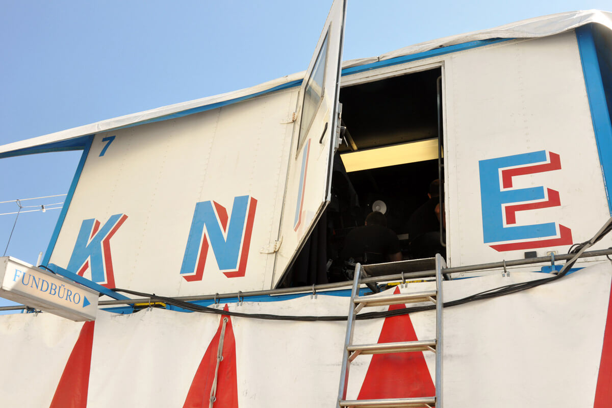 Cirkus Knie - Technicians checking