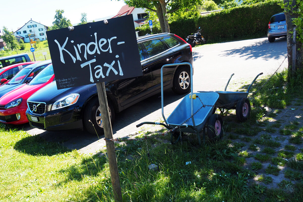 Jucker Farm - Kinder Taxi