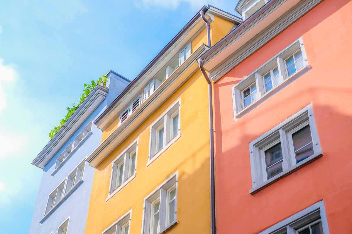 Colorful Facades in Downtown Zürich (Copyright Dominik Gehl)