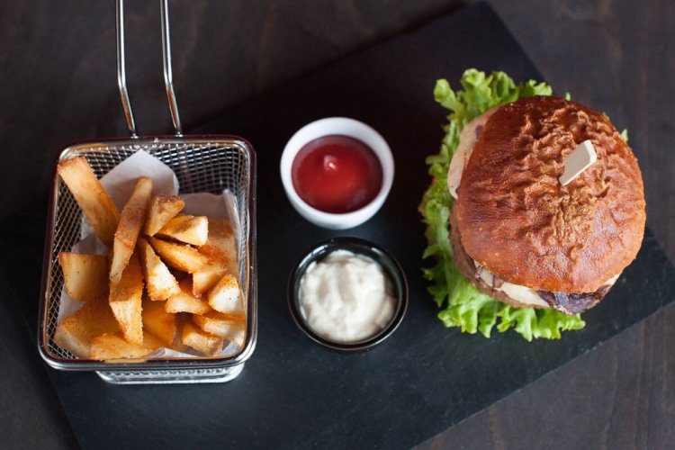 Going vegan in Zürich! A foodie guide to vegan restaurants in Zürich