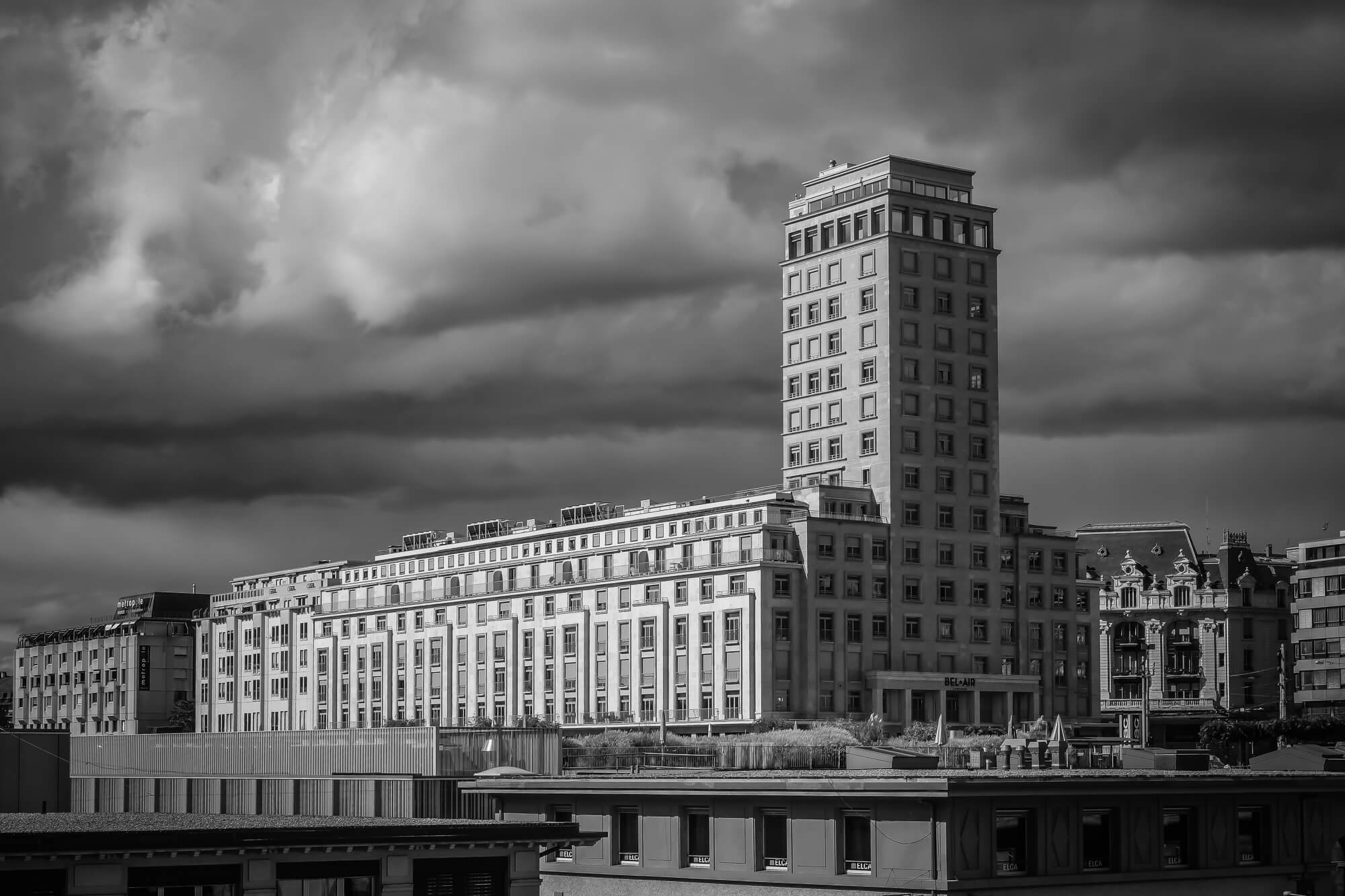 Architecture at Lake Geneva - Copyright Dominik Gehl