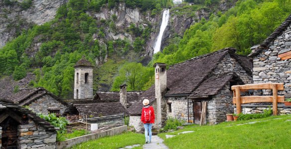 Foroglio Waterfall Hike in Ticino, Switzerland