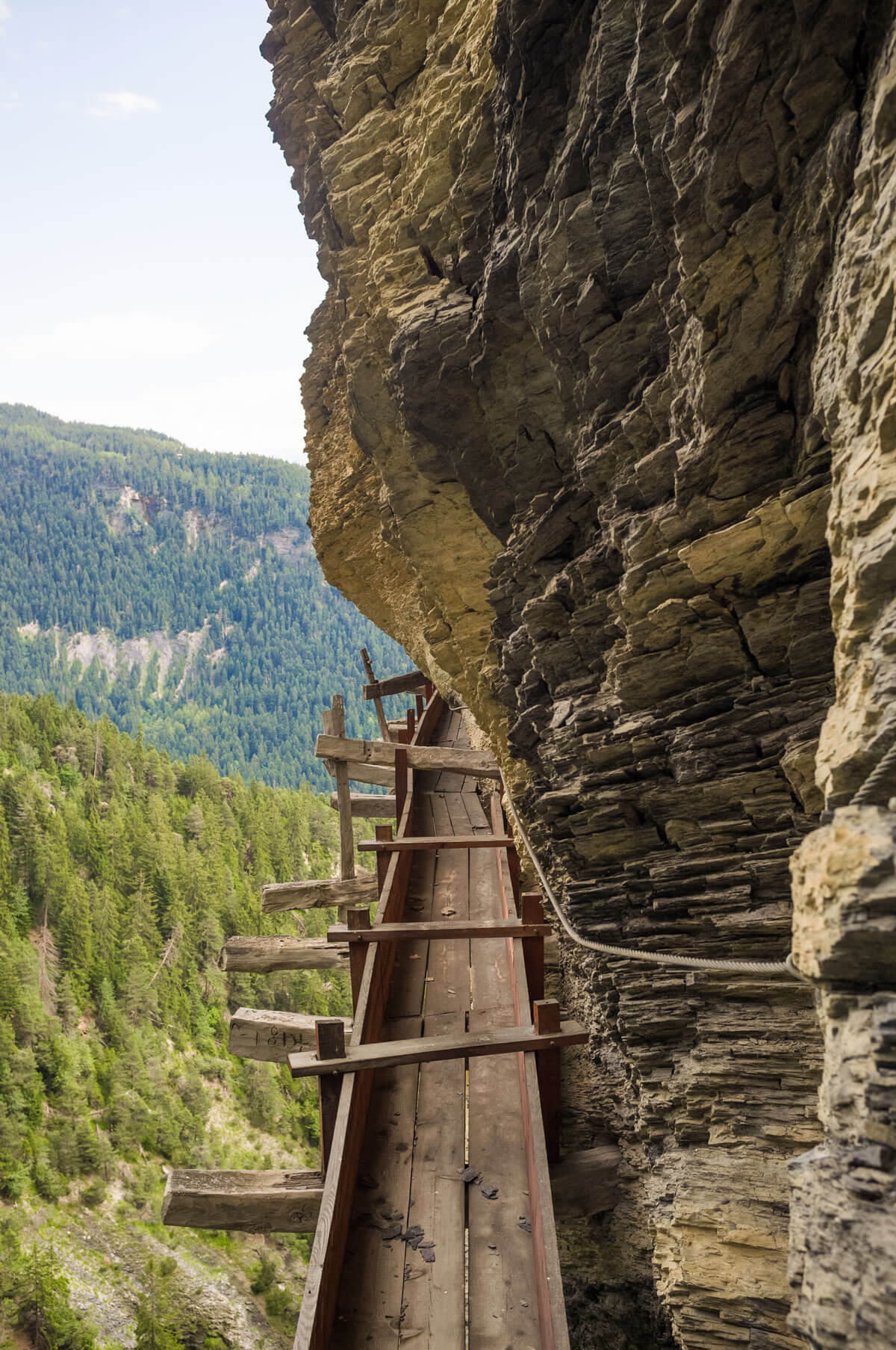 Hiking the historic Suonen in Valais