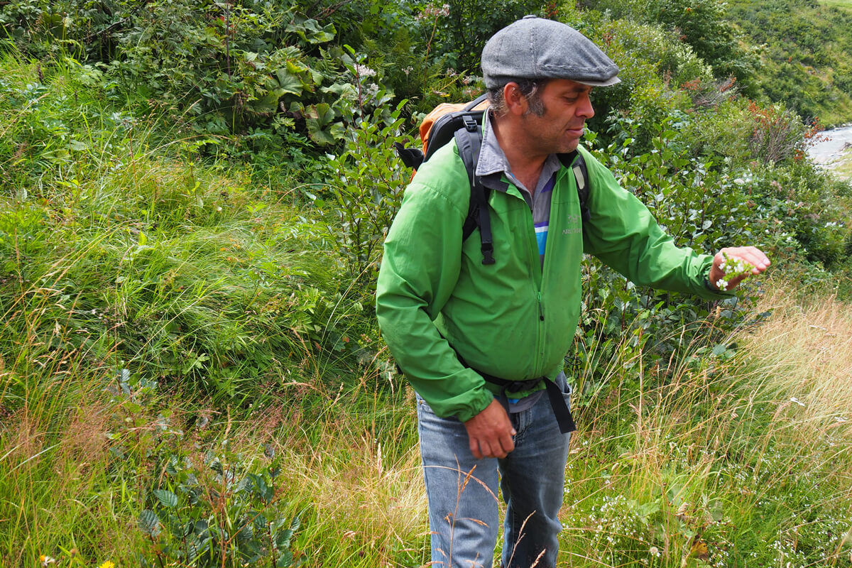 Hiking in Andermatt, Switzerland - Benz Simmens