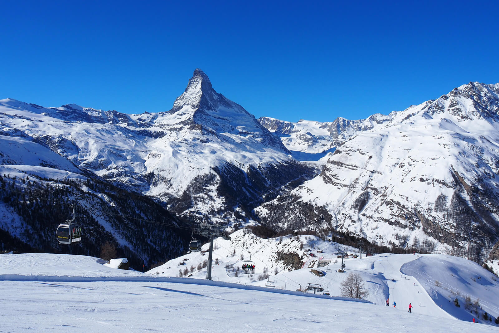 Skiing in Zermatt Sunegg