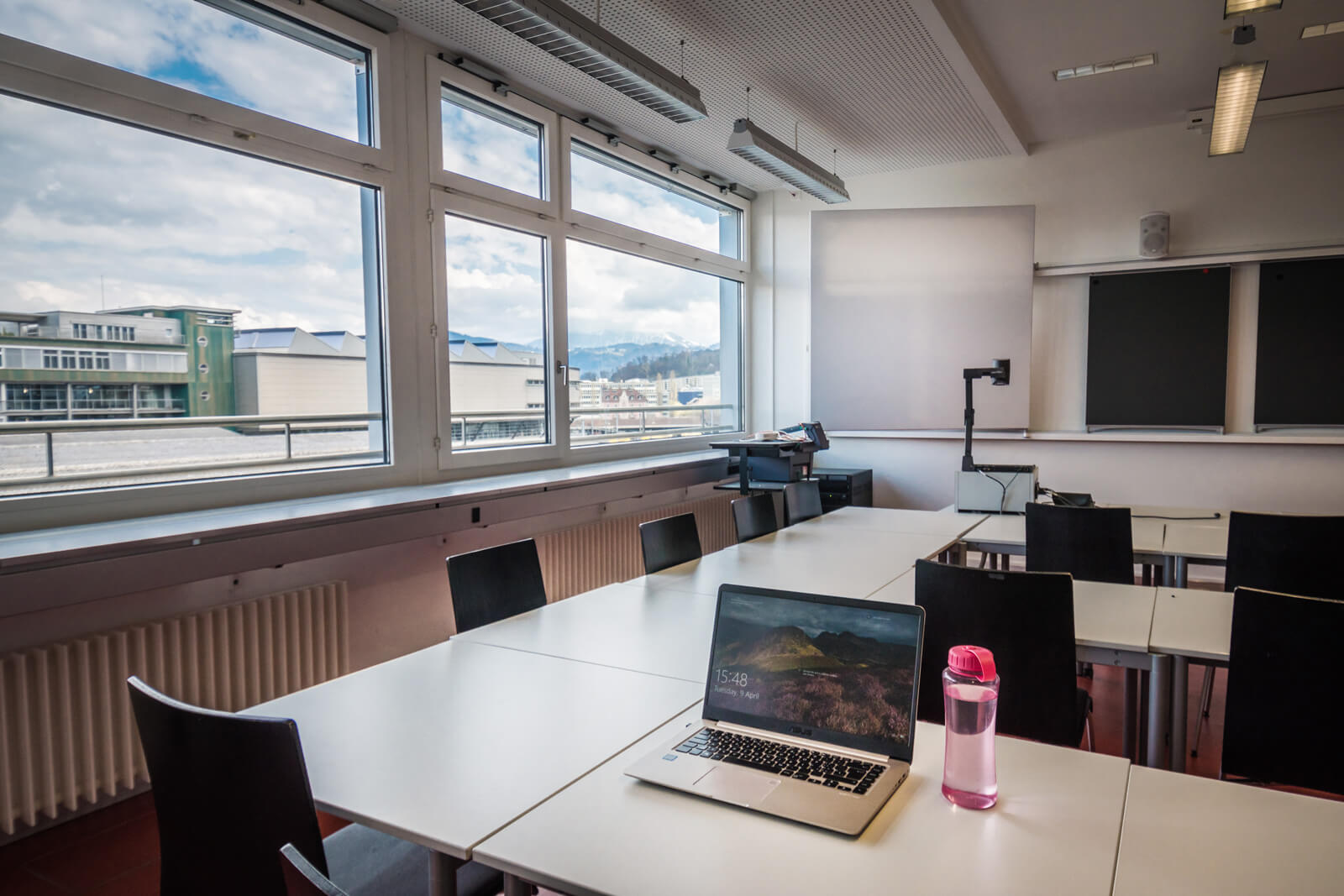 Study in Switzerland like a boss - Hochschule Luzern