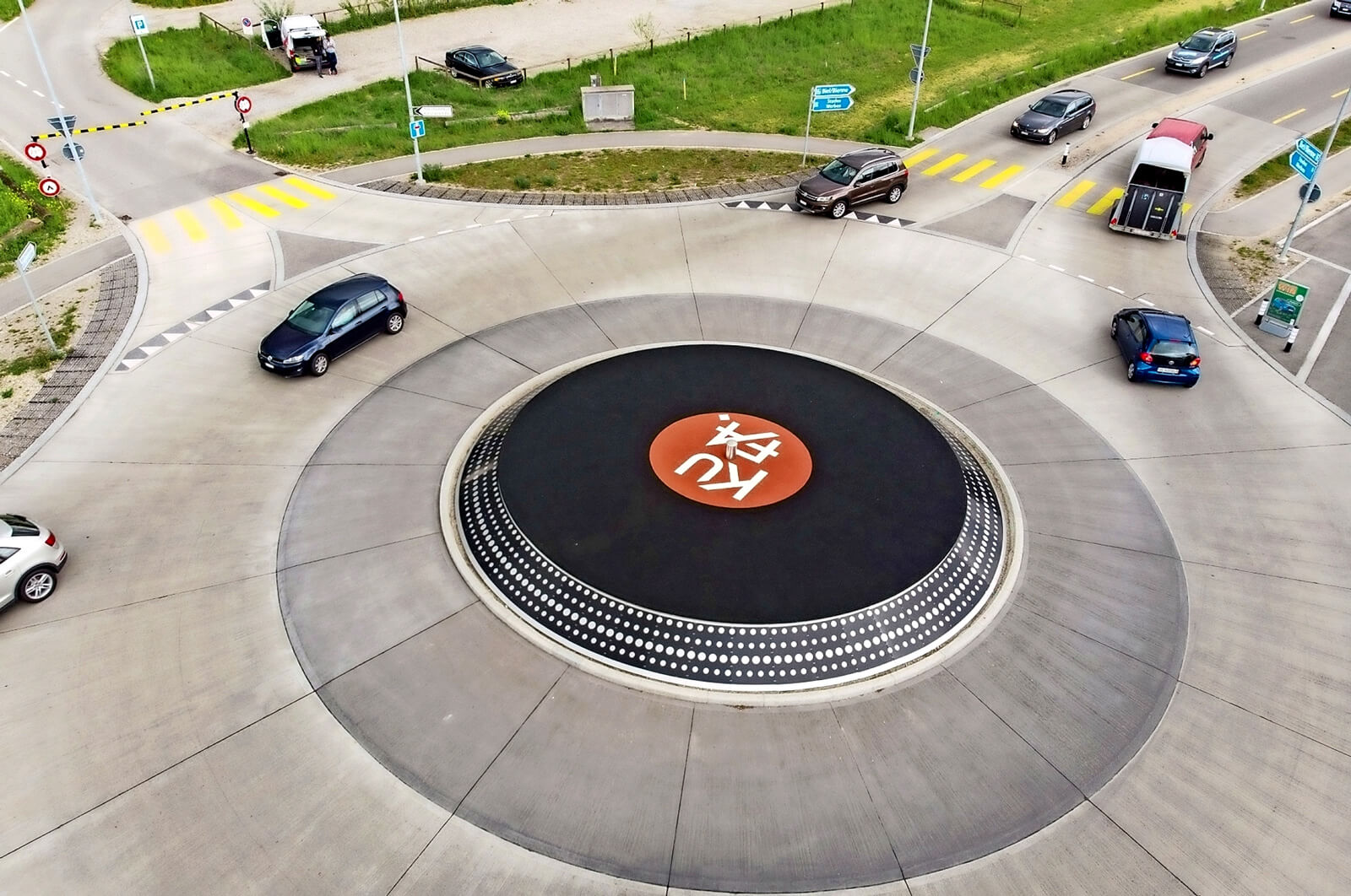 KUFA Kreisel - Turntable Roundabout in Lyss, Switzerland