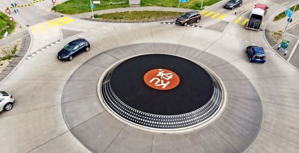 KUFA Kreisel - Turntable Roundabout in Lyss, Switzerland