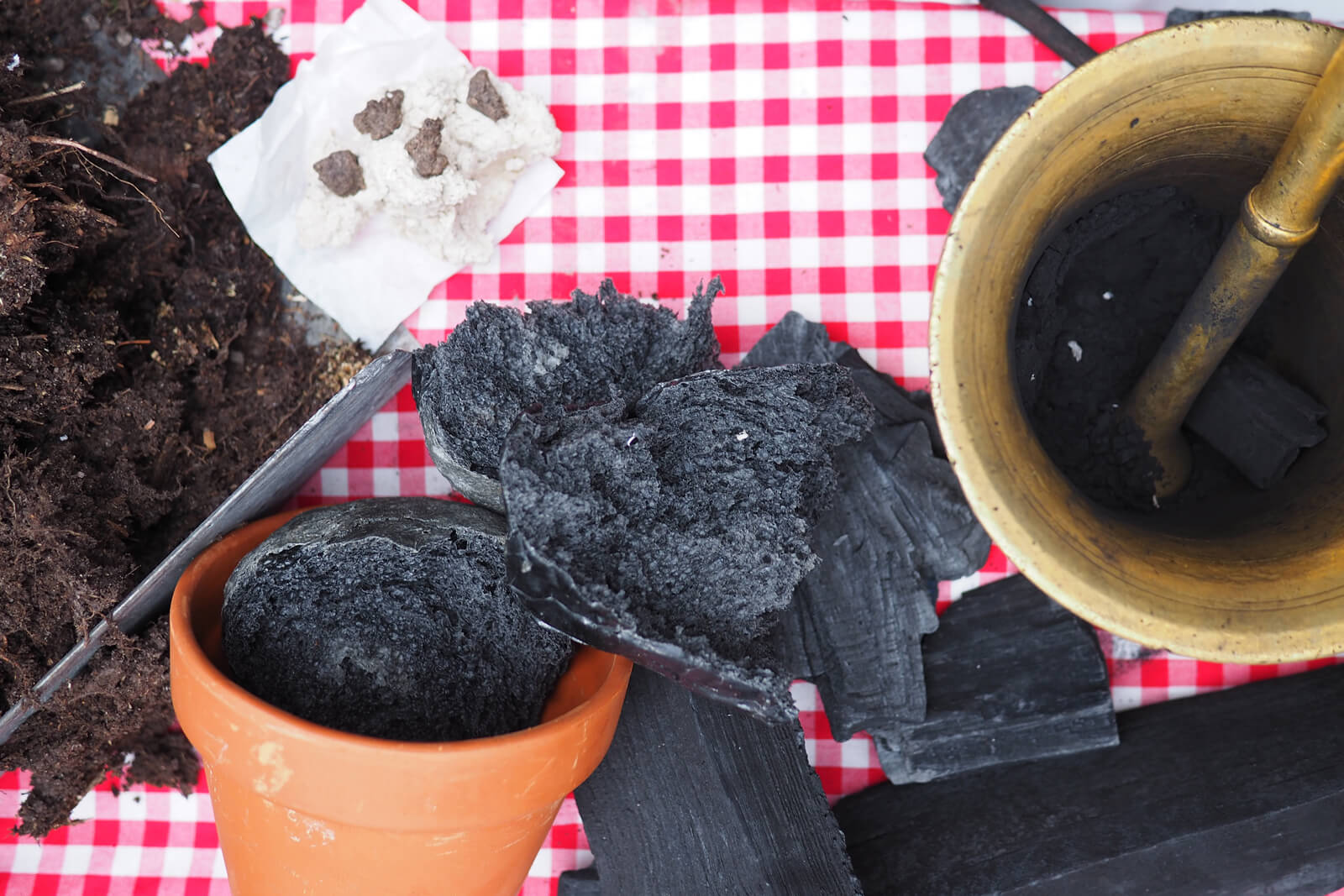 Charcoal Bread by Chef Stefan Wiesner (2019)