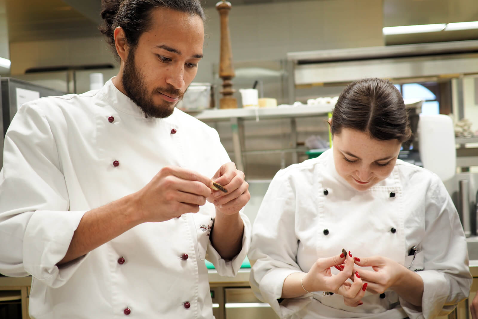 EHL Passugg Campus - Students in Kitchen