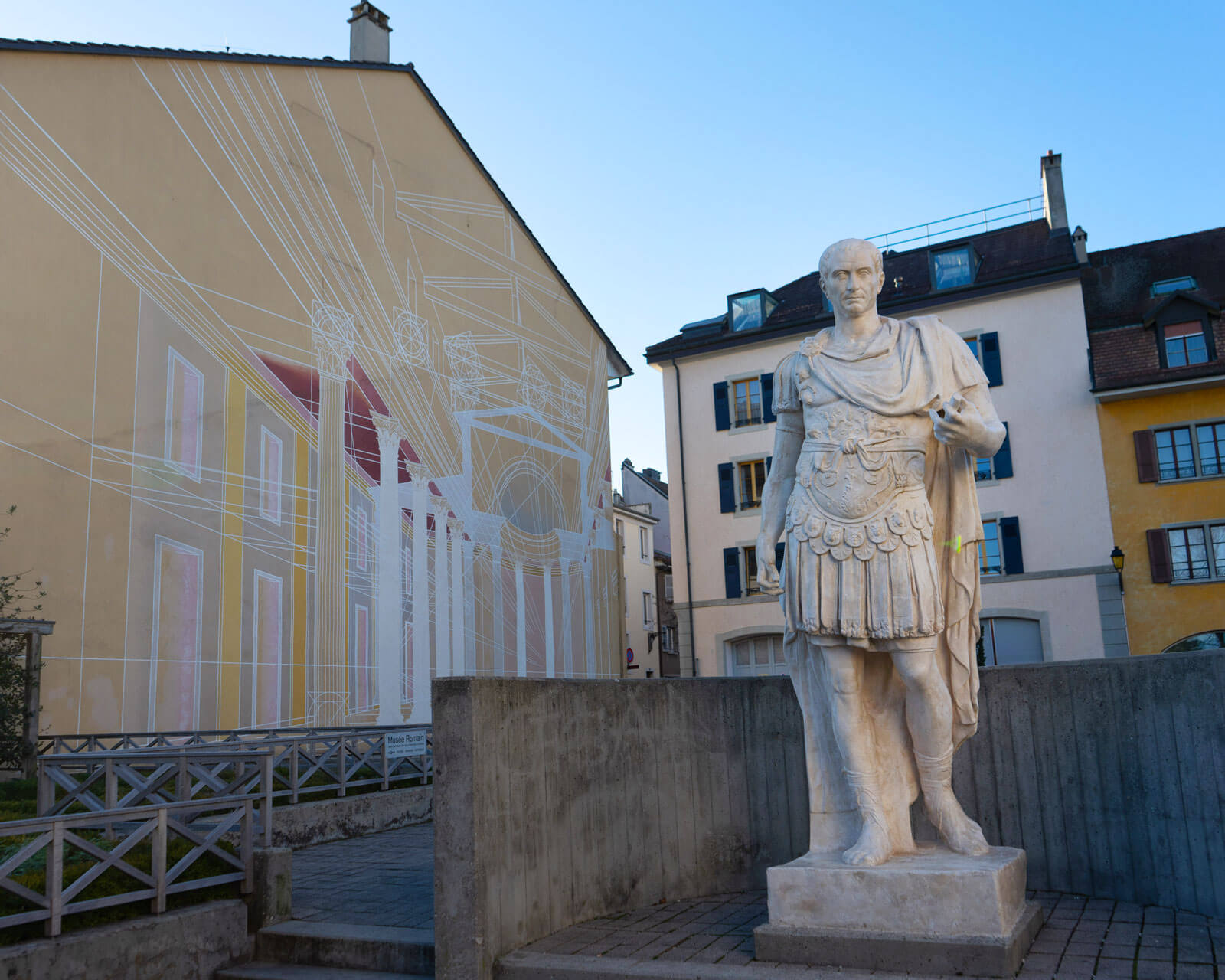 Instagramable Nyon - Roman Statue