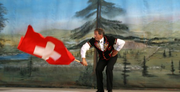 Swiss Flag Tossing Competition - Jodlerfest Lachen