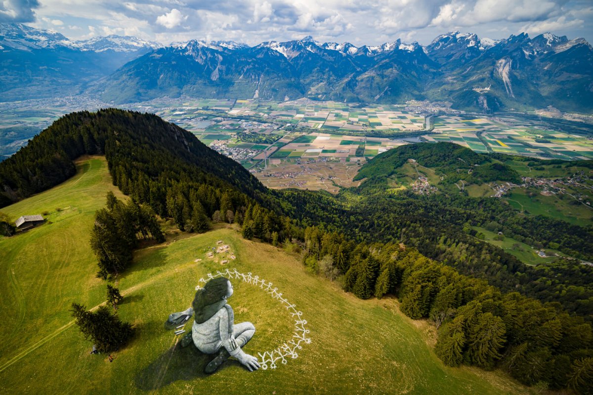 About artist Saype who's painting the Swiss landscape