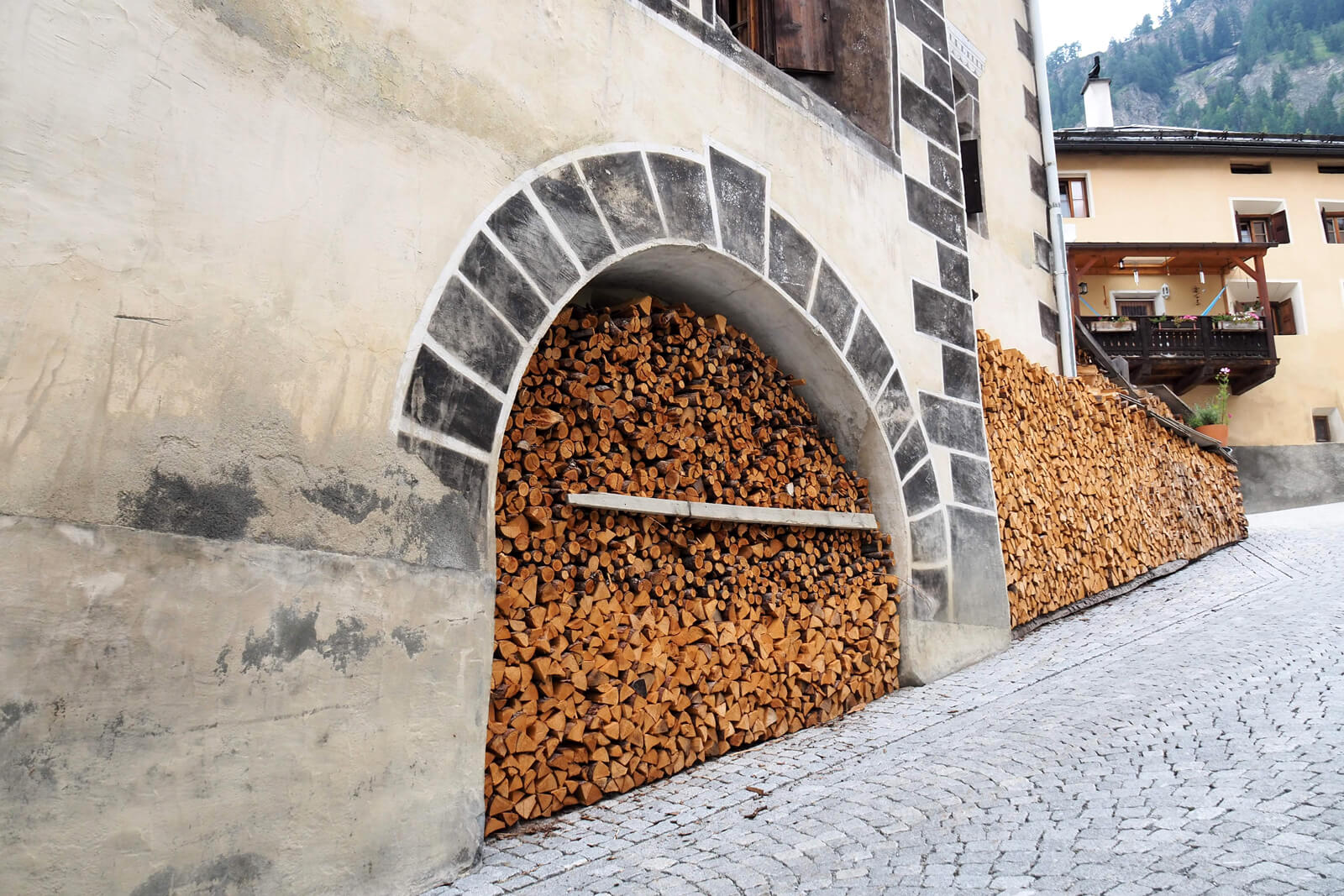 Swiss Way of Stacking Firewood