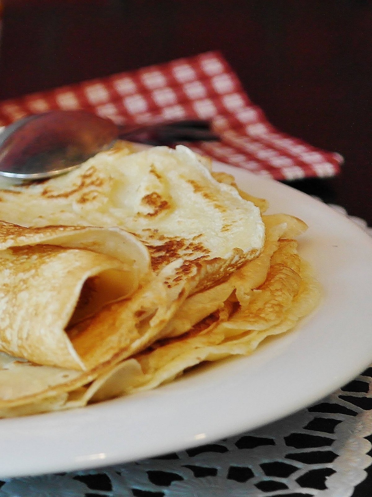 Swiss foods - Omelettes with cinnamon sugar