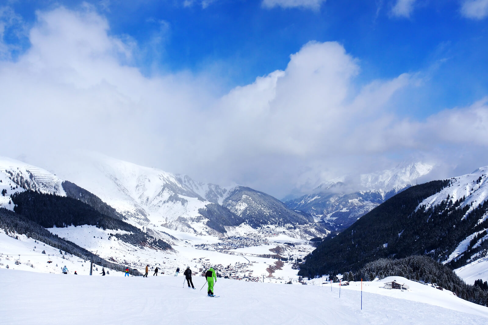 Andermatt Sedrun skiing area - AkiArena Andermatt Sedrun