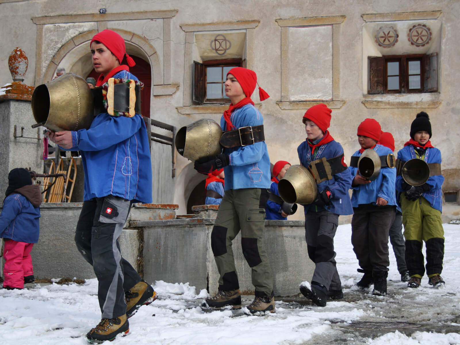 9 Swiss winter traditions that are truly unique in the world