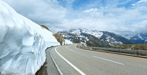 An e-book guide about driving in Switzerland - Grimsel Pass