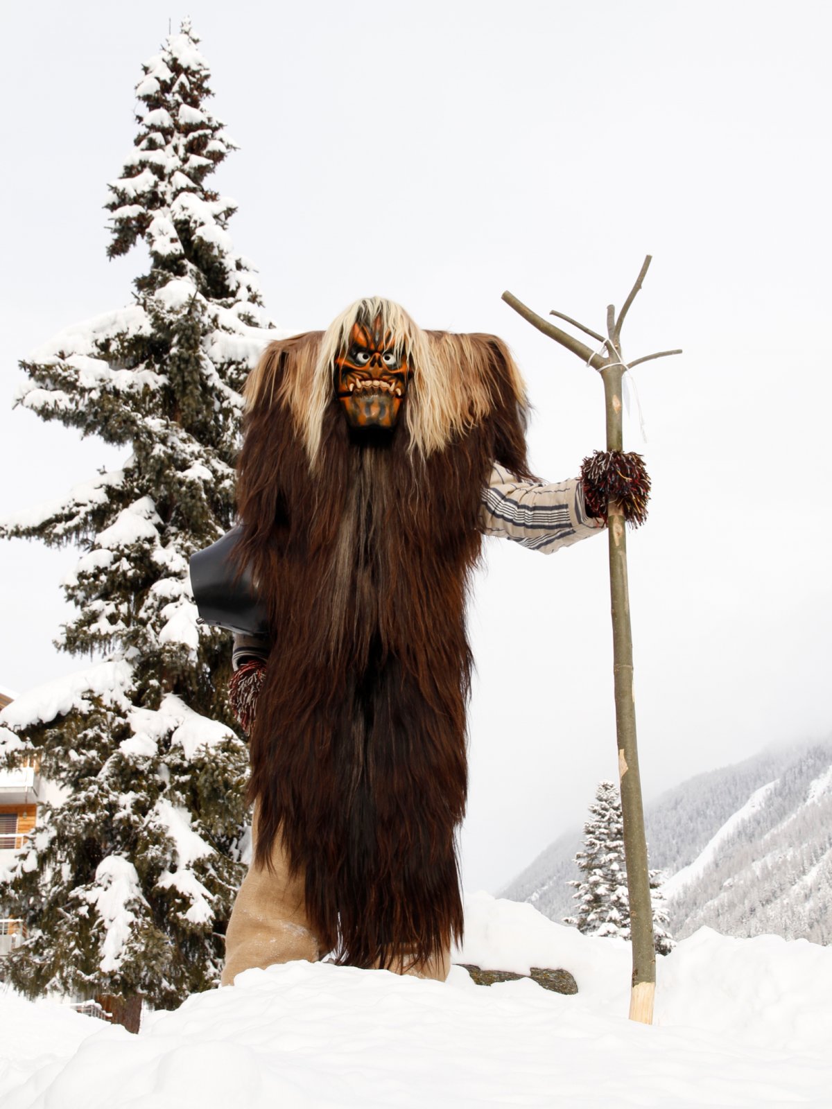 Tschäggättä Swiss Winter Tradition (Copyright Andy Storchenegger)