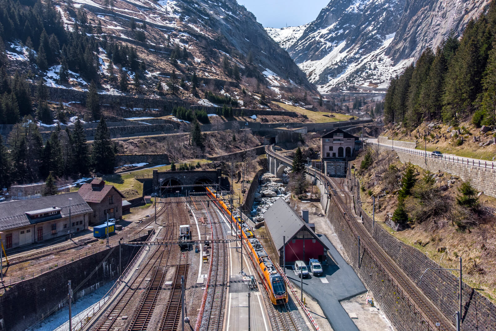 Treno Gottardo Train Line in Göschenen, Switzerland