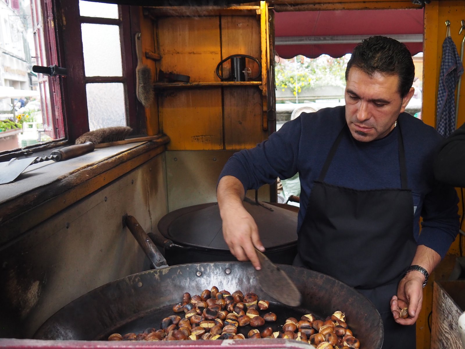 Roasted Chestnuts in Switzerland - Heissi Marroni - Solothurn