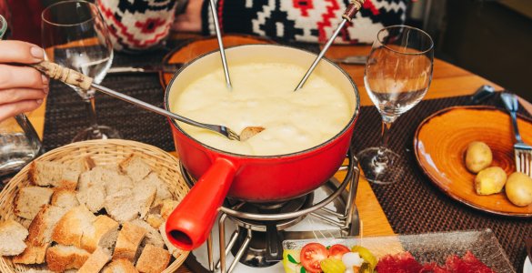 Swiss Winter Foods Guide - Cheese Fondue