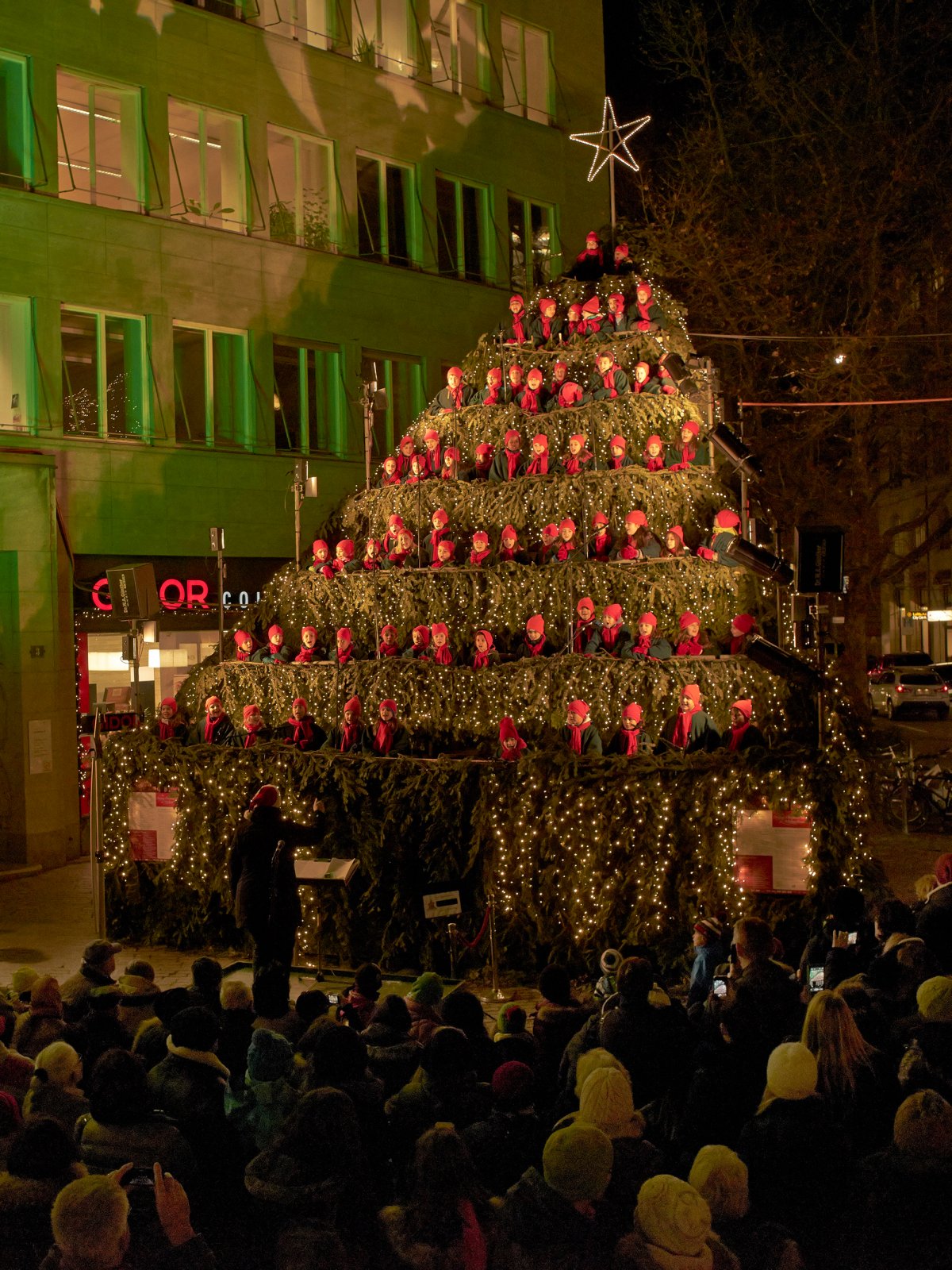 Swiss Christmas Events - The Singing Christmas Tree Zürich