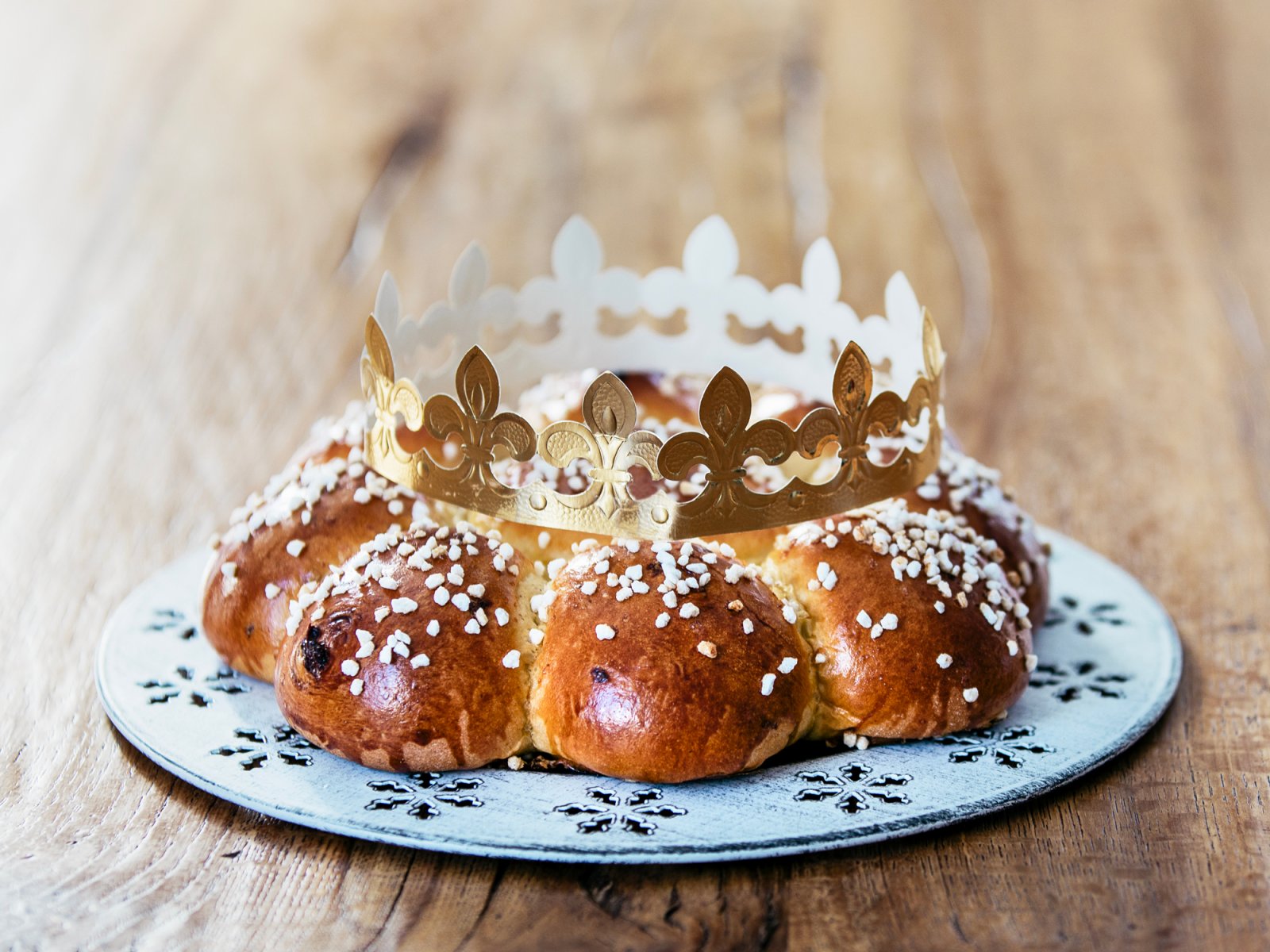 Swiss Winter Foods - Three Kings Cake Baking Recipe