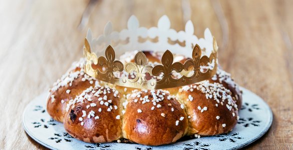 Swiss Winter Foods - Three Kings Cake Baking Recipe